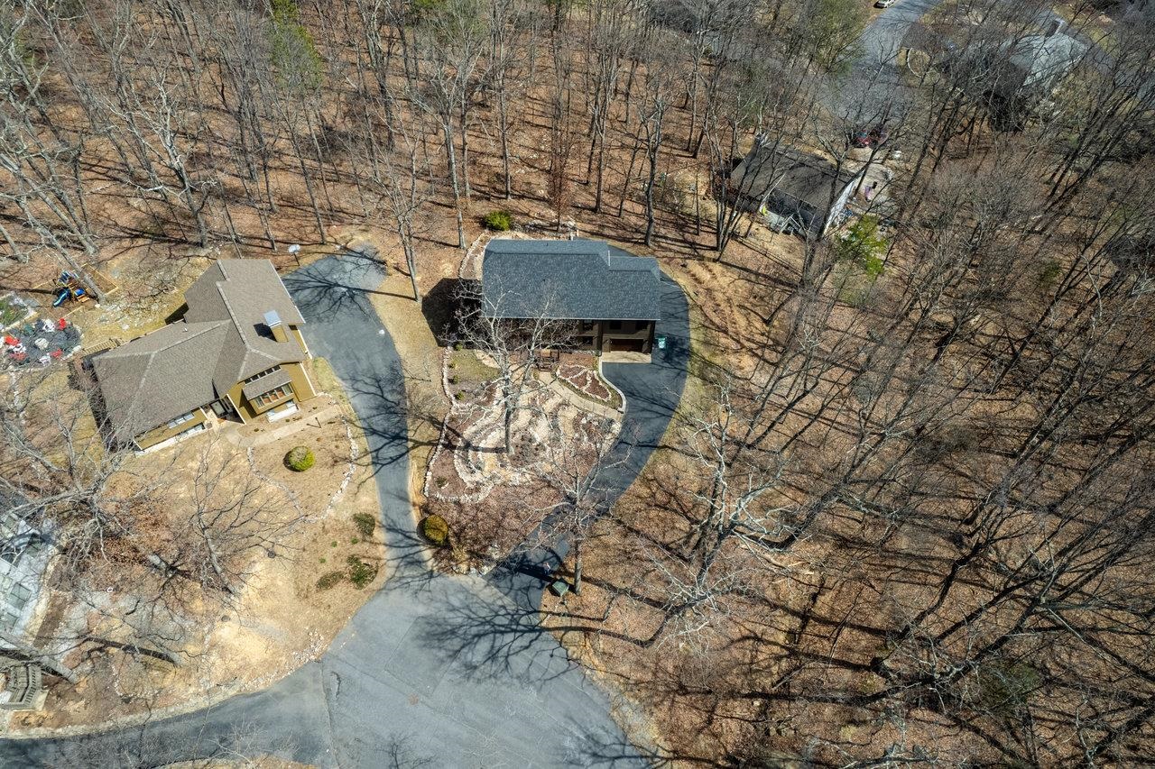 216 PINEY LN