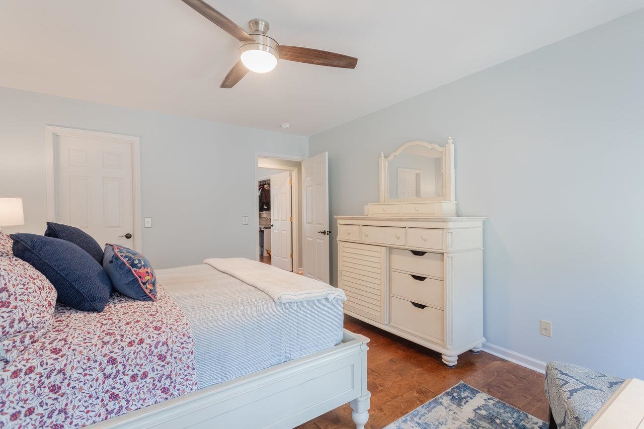 216 PINEY LN