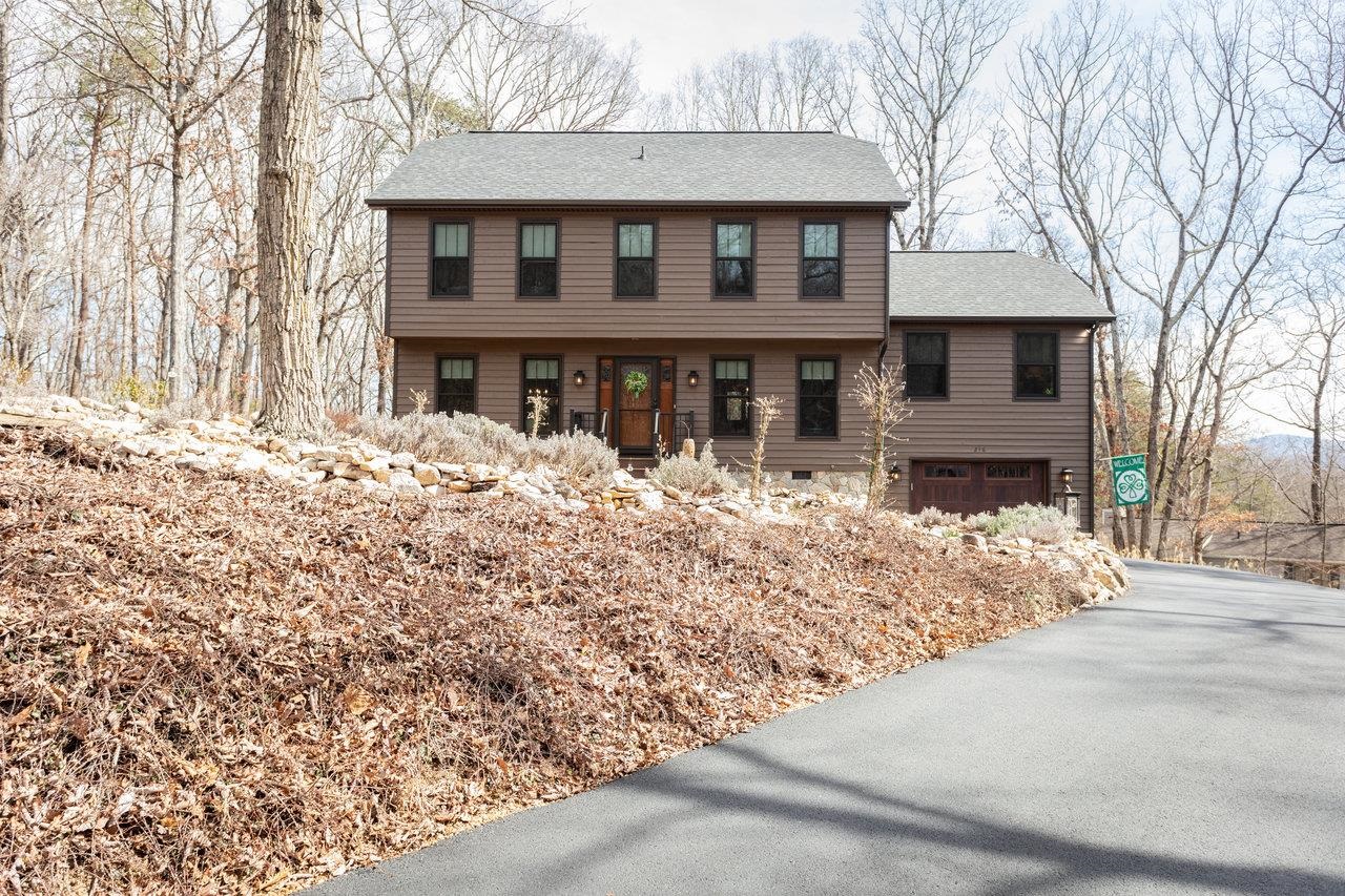 216 PINEY LN