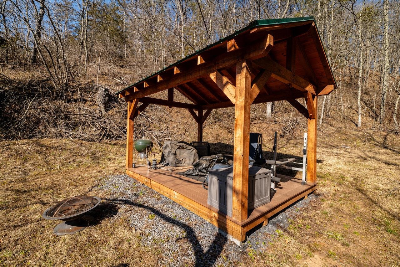 2077 DEERFIELD VALLEY RD