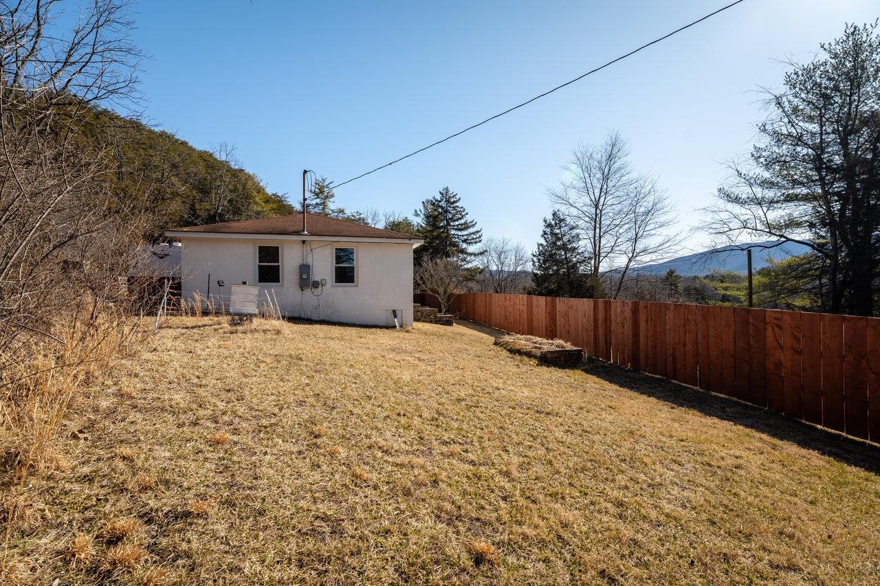 2077 DEERFIELD VALLEY RD