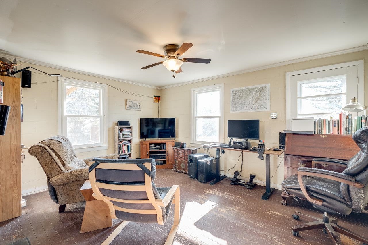 2077 DEERFIELD VALLEY RD