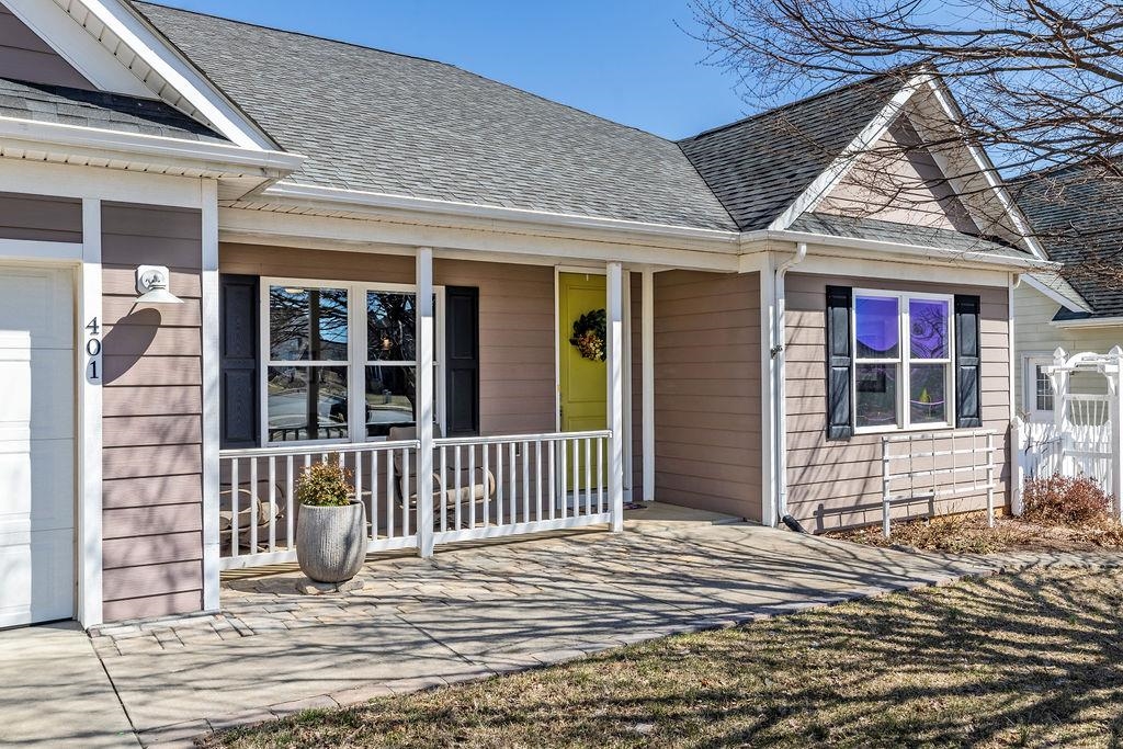 401 STONEWALL JACKSON BLVD