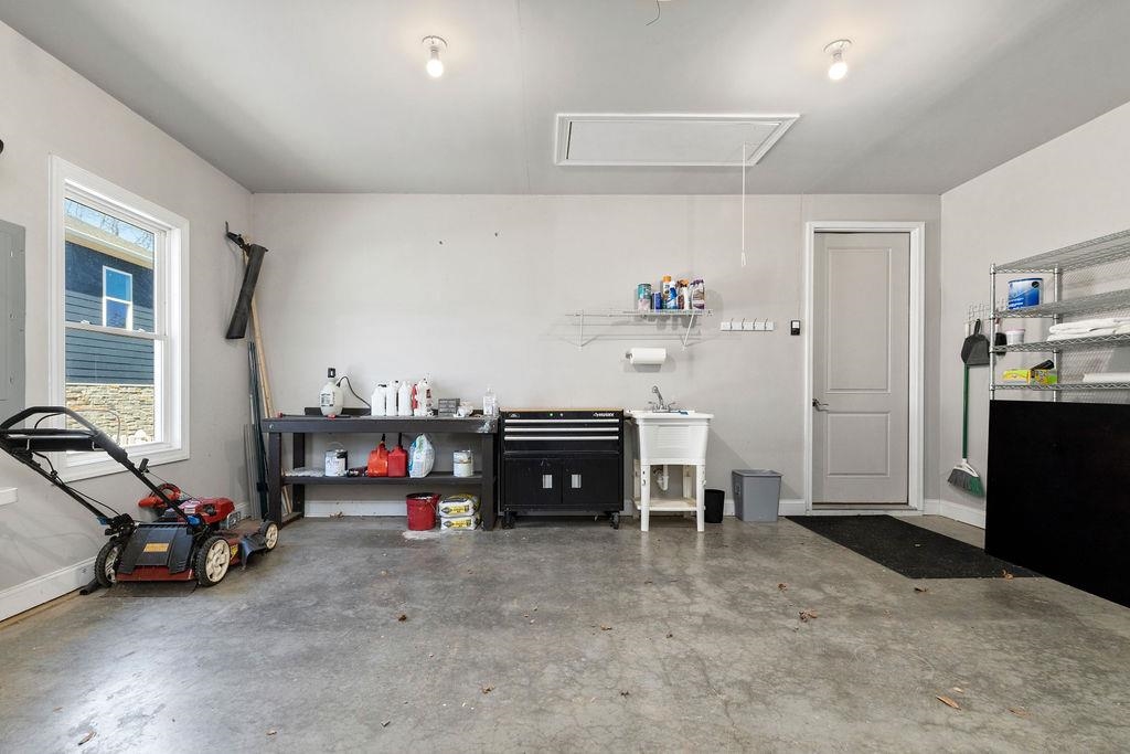 401 STONEWALL JACKSON BLVD