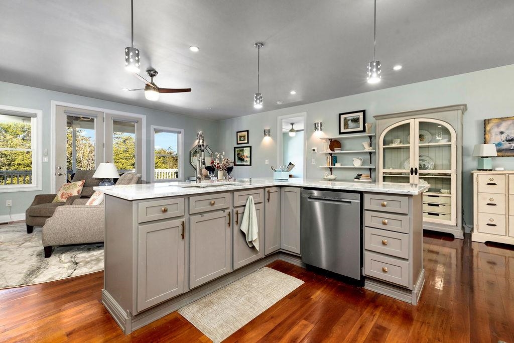 401 STONEWALL JACKSON BLVD