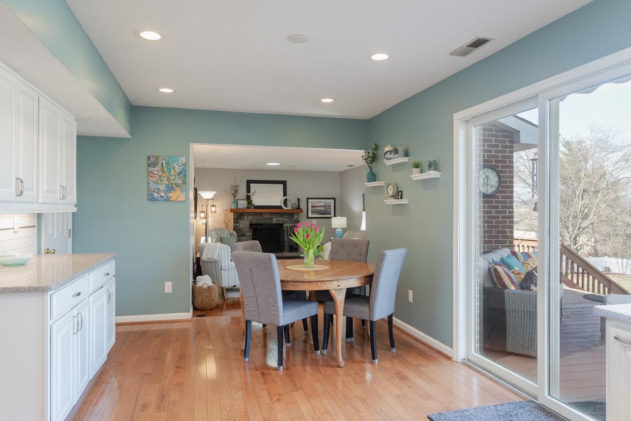 3426 REDBUD LN