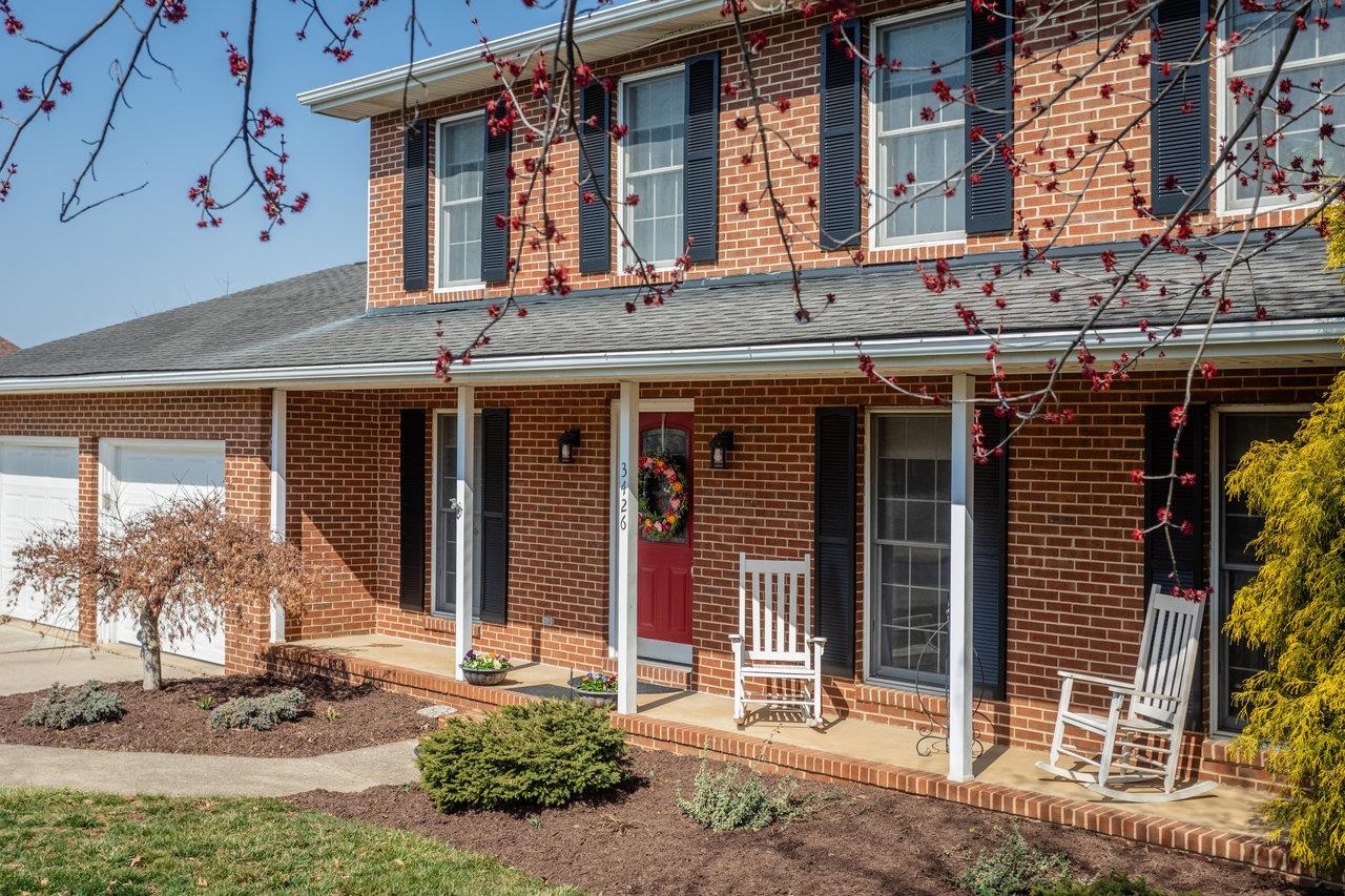 3426 REDBUD LN