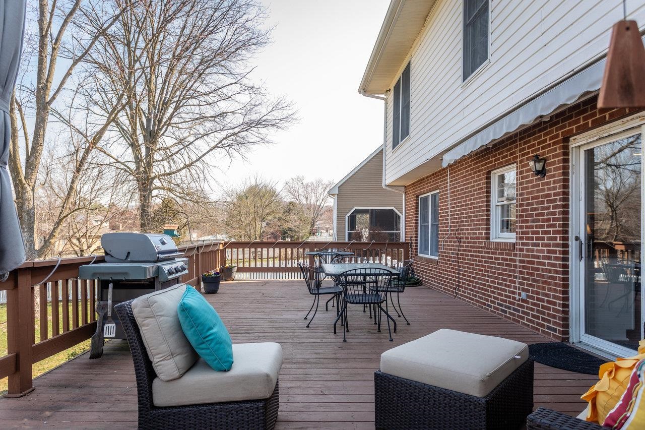 3426 REDBUD LN