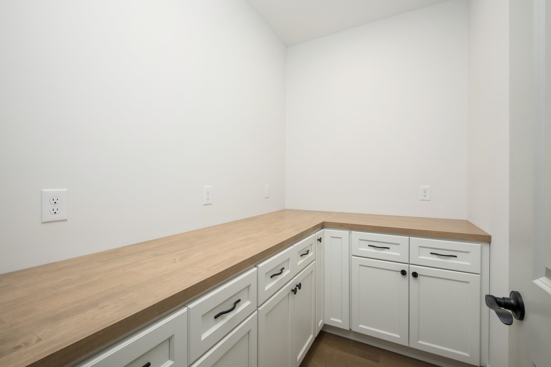 135 RADNOR CT