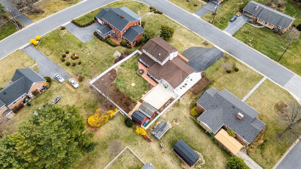 237 DOMINION DR