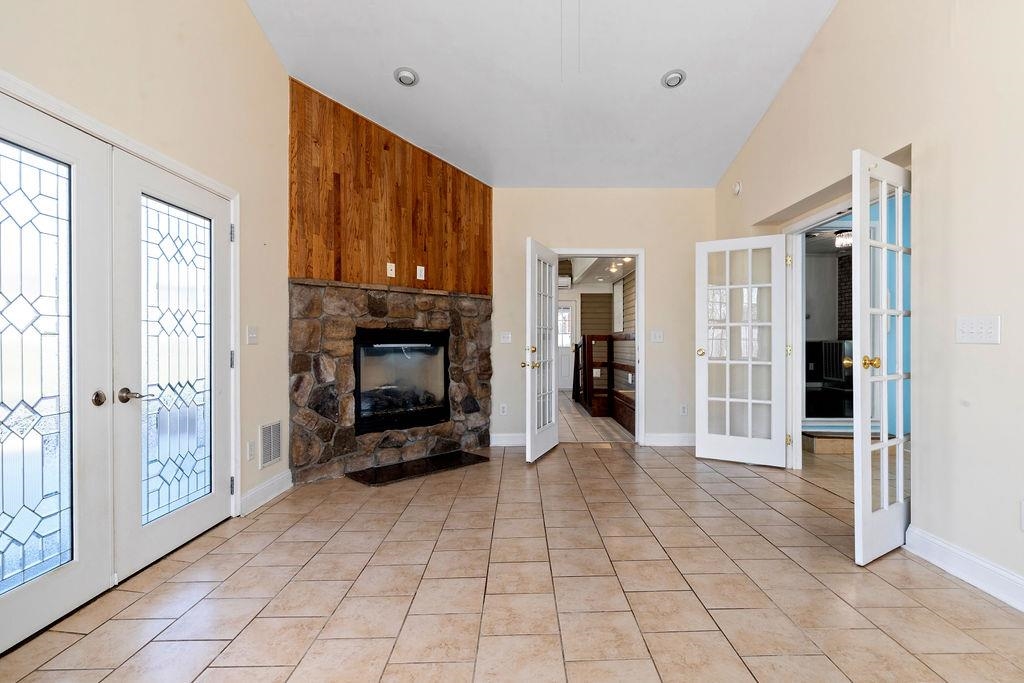 237 DOMINION DR