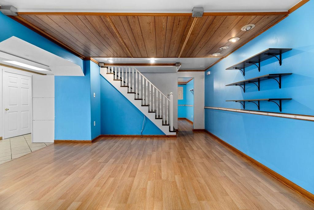 237 DOMINION DR