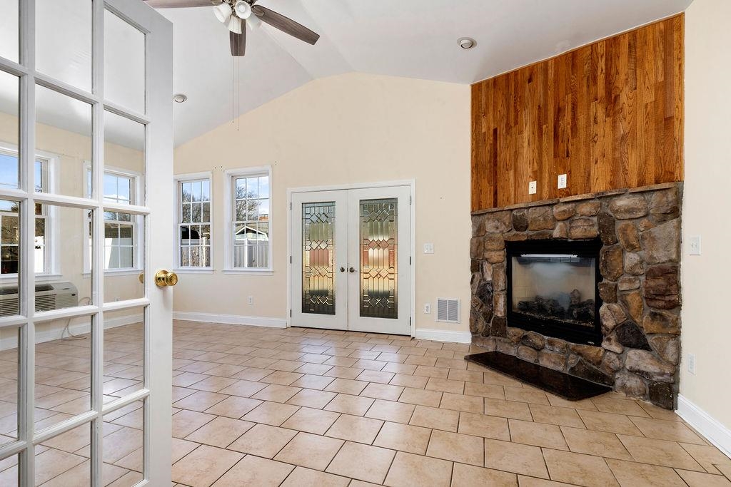 237 DOMINION DR