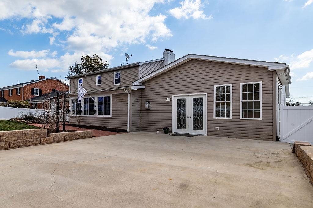 237 DOMINION DR