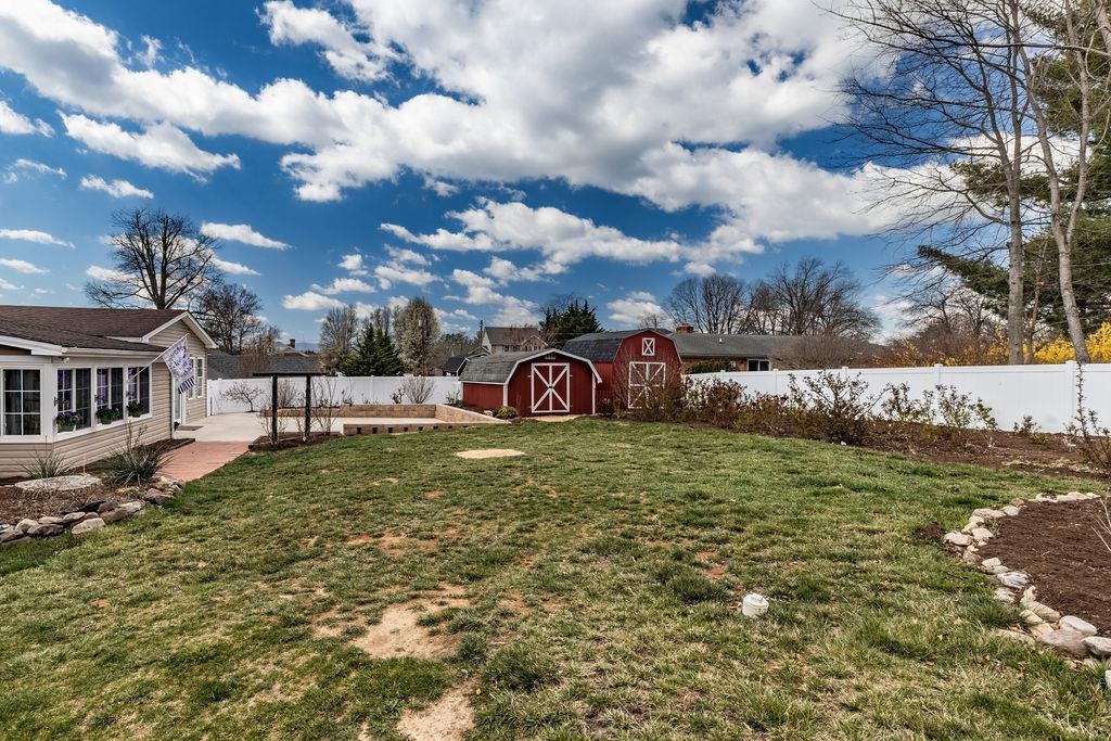 237 DOMINION DR