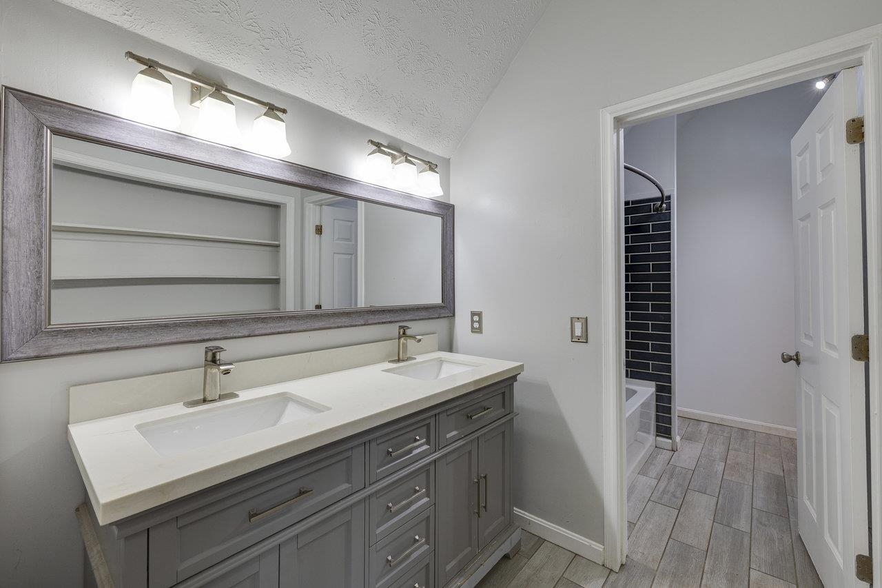 11193 INDIAN TRAIL RD