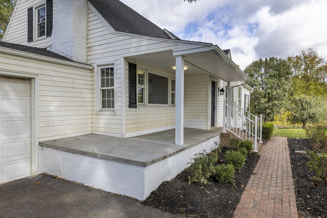 11193 INDIAN TRAIL RD