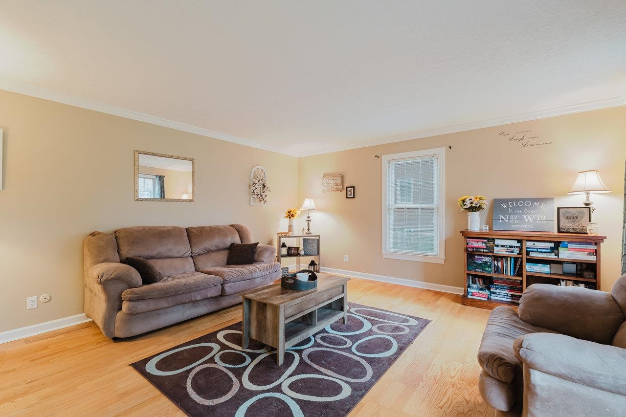 104 HUNTSHIRE PL