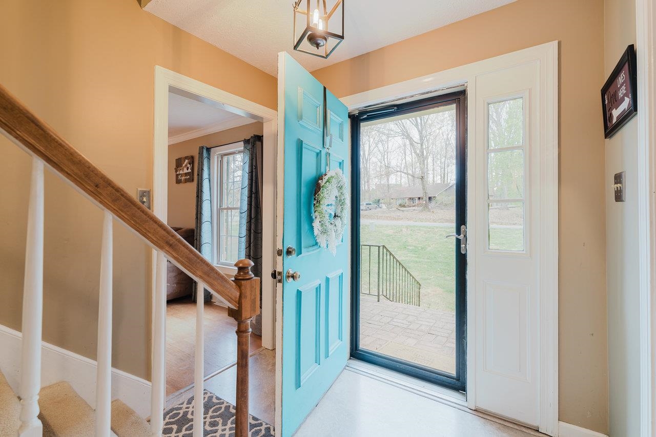 104 HUNTSHIRE PL