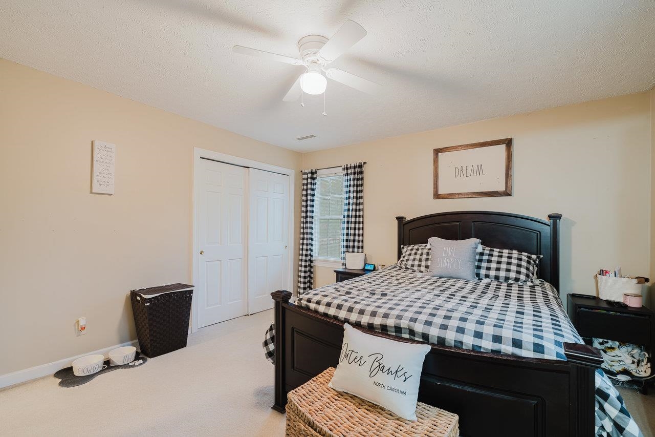 104 HUNTSHIRE PL