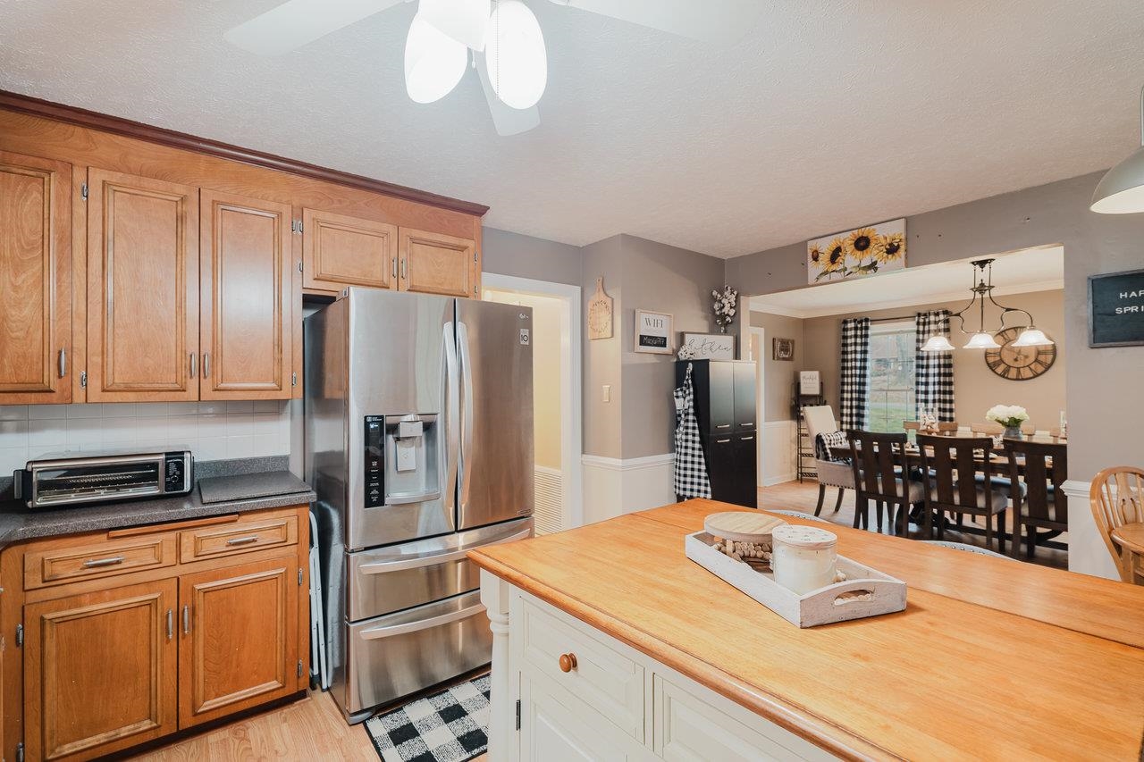 104 HUNTSHIRE PL