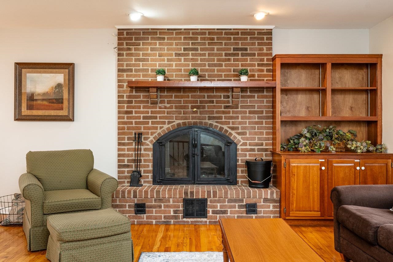 155 JESSAMINE PL