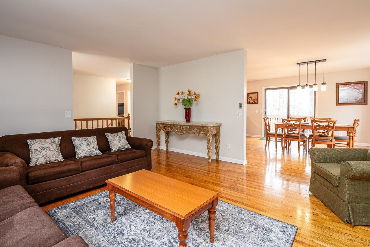 155 JESSAMINE PL