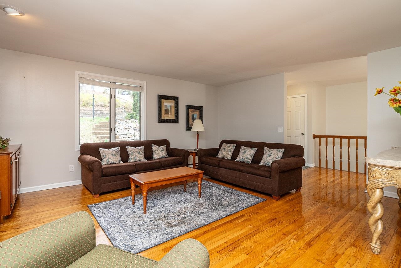 155 JESSAMINE PL