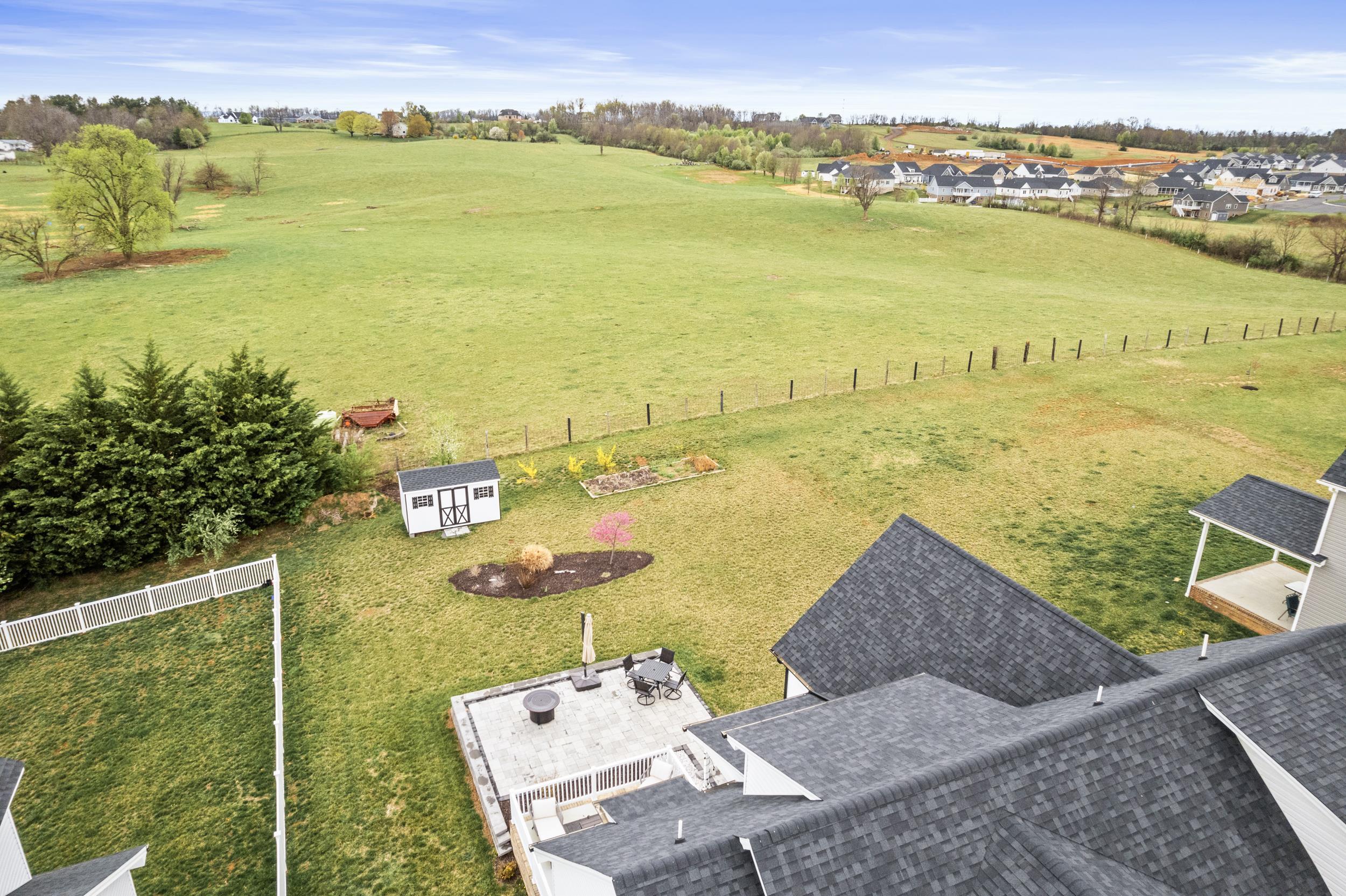141 TOMASVILLE DR