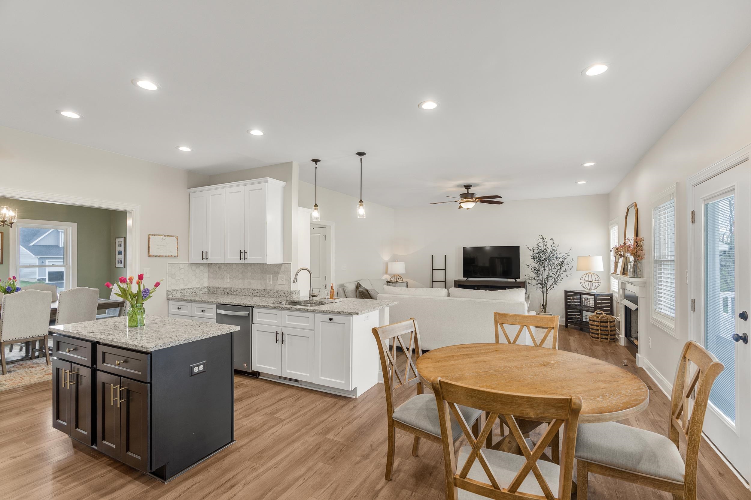 141 TOMASVILLE DR