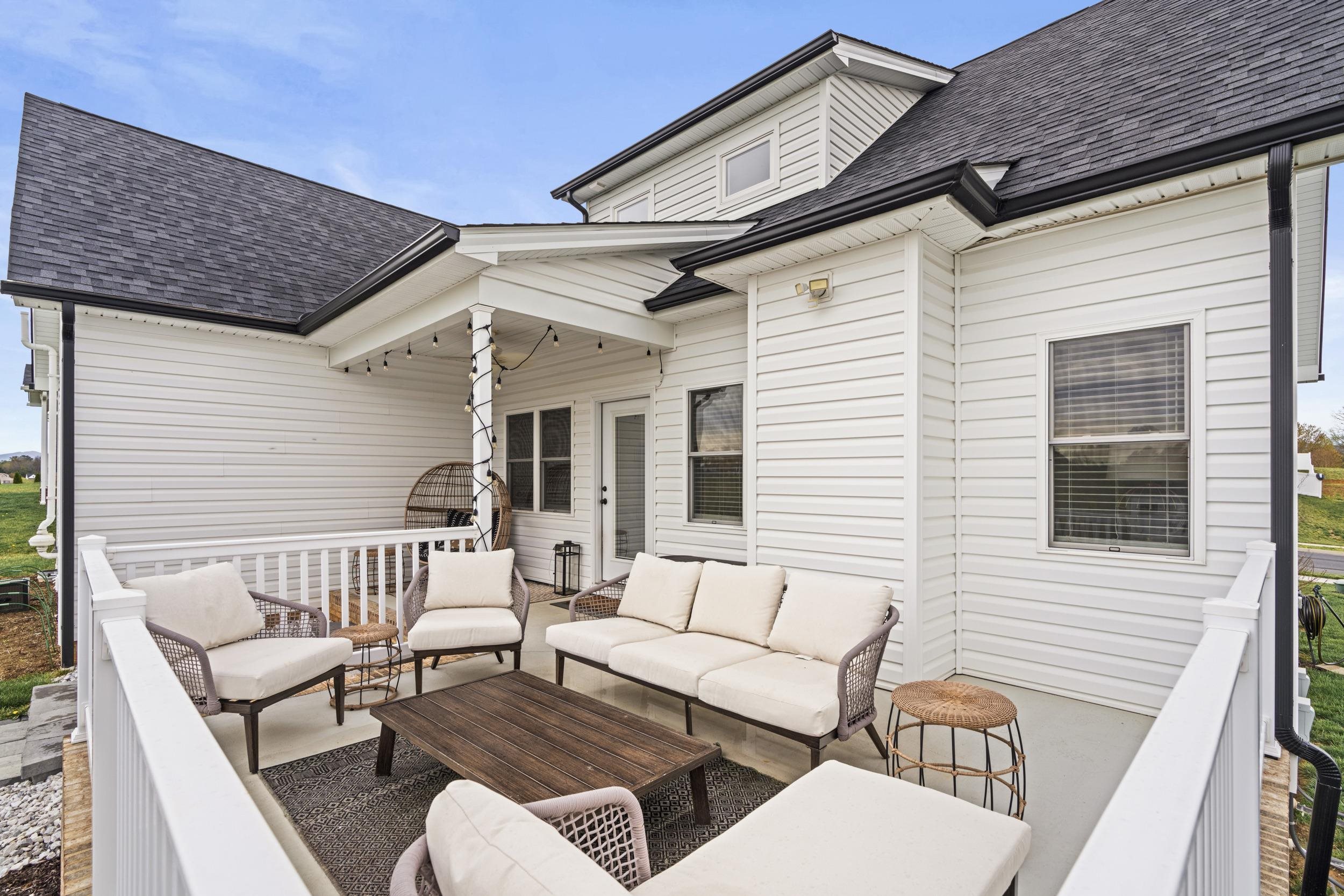 141 TOMASVILLE DR