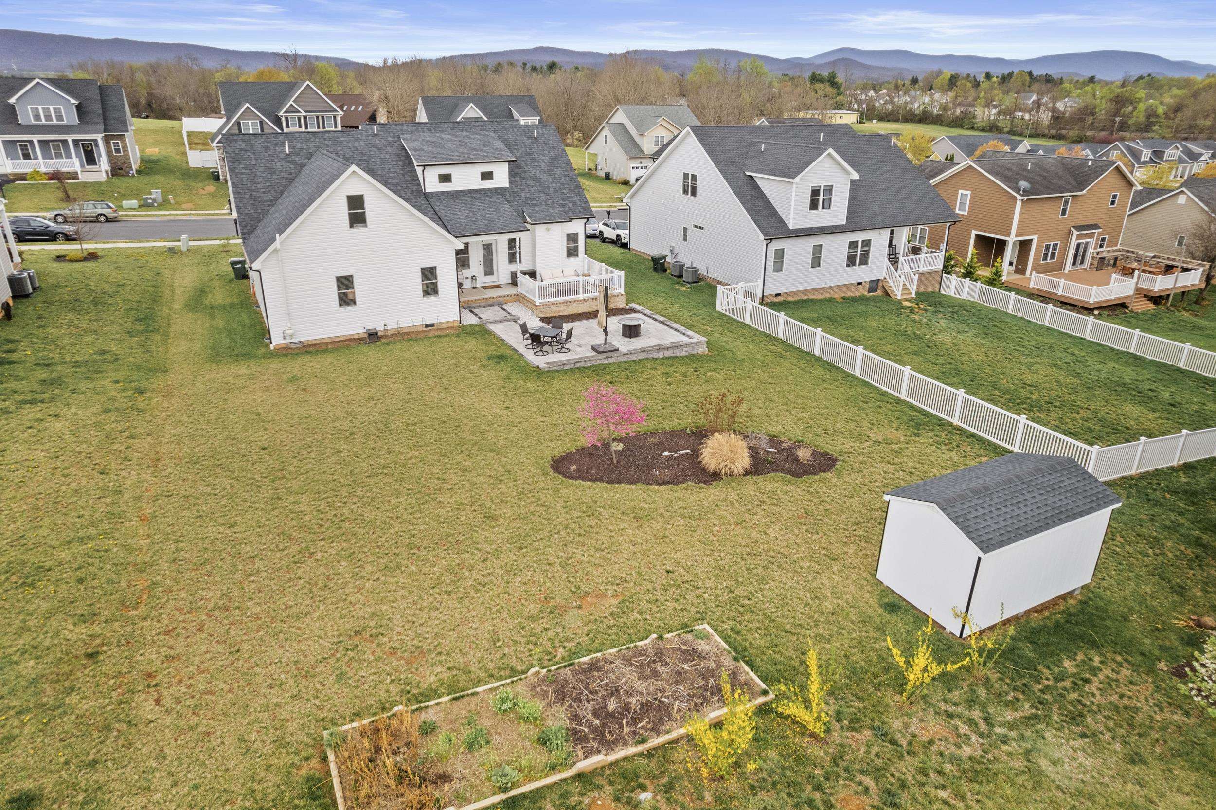 141 TOMASVILLE DR