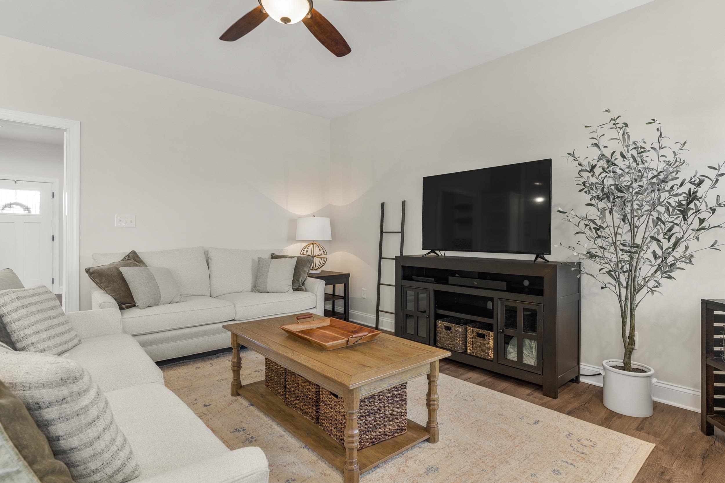 141 TOMASVILLE DR
