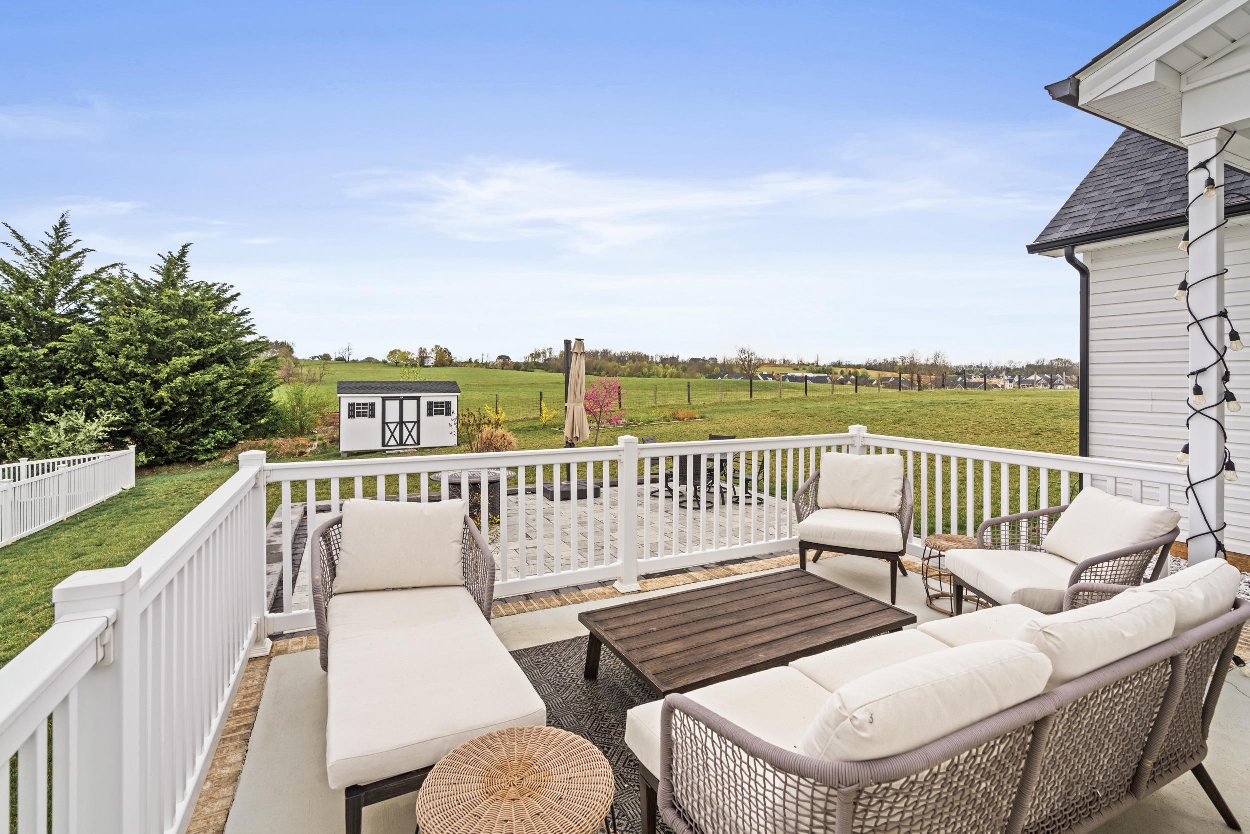 141 TOMASVILLE DR
