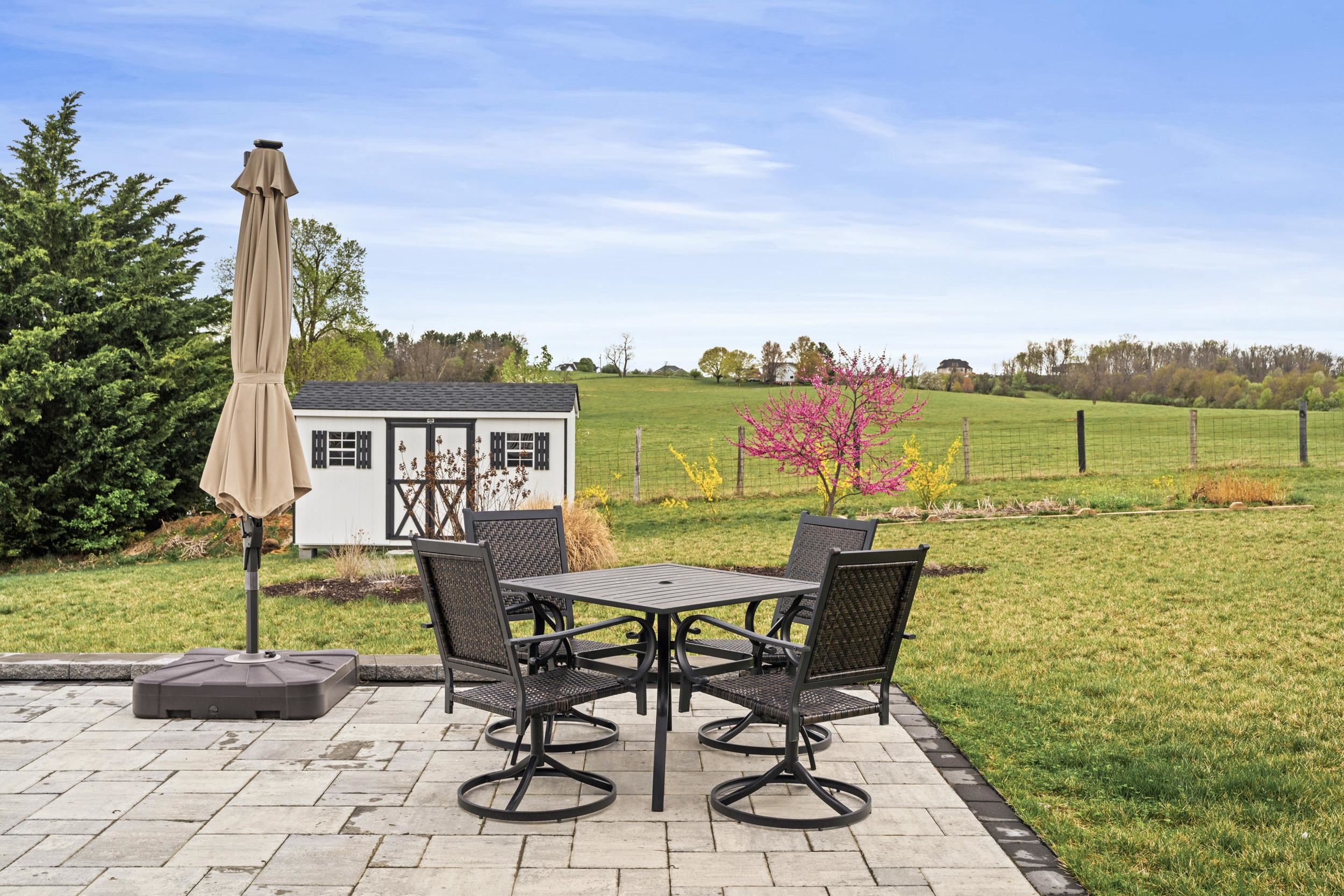 141 TOMASVILLE DR