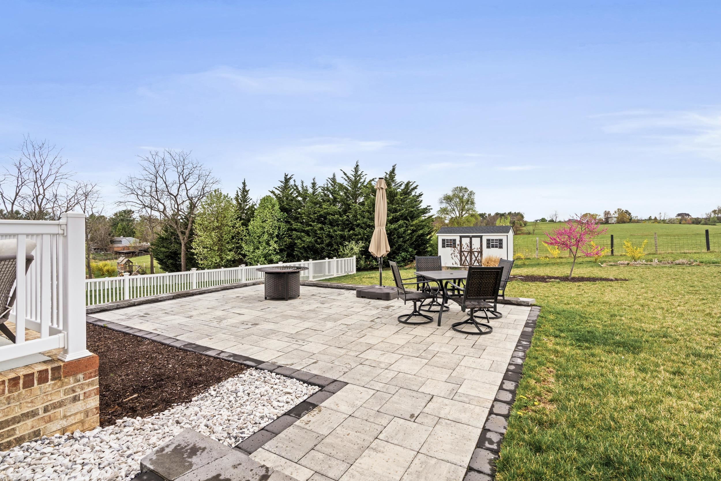 141 TOMASVILLE DR