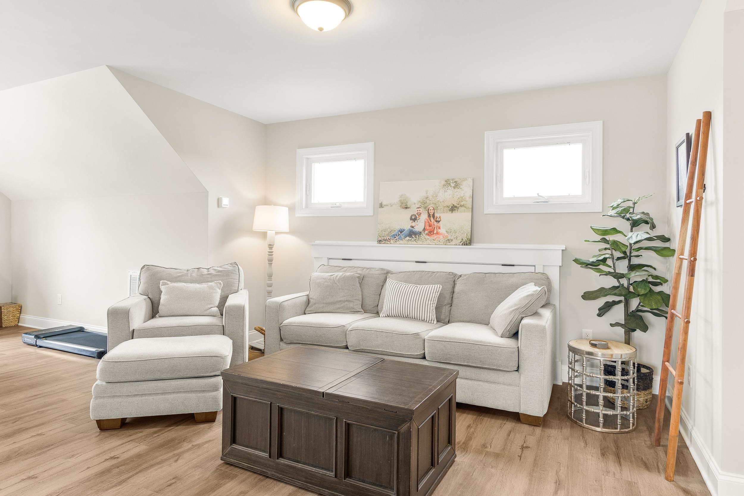 141 TOMASVILLE DR