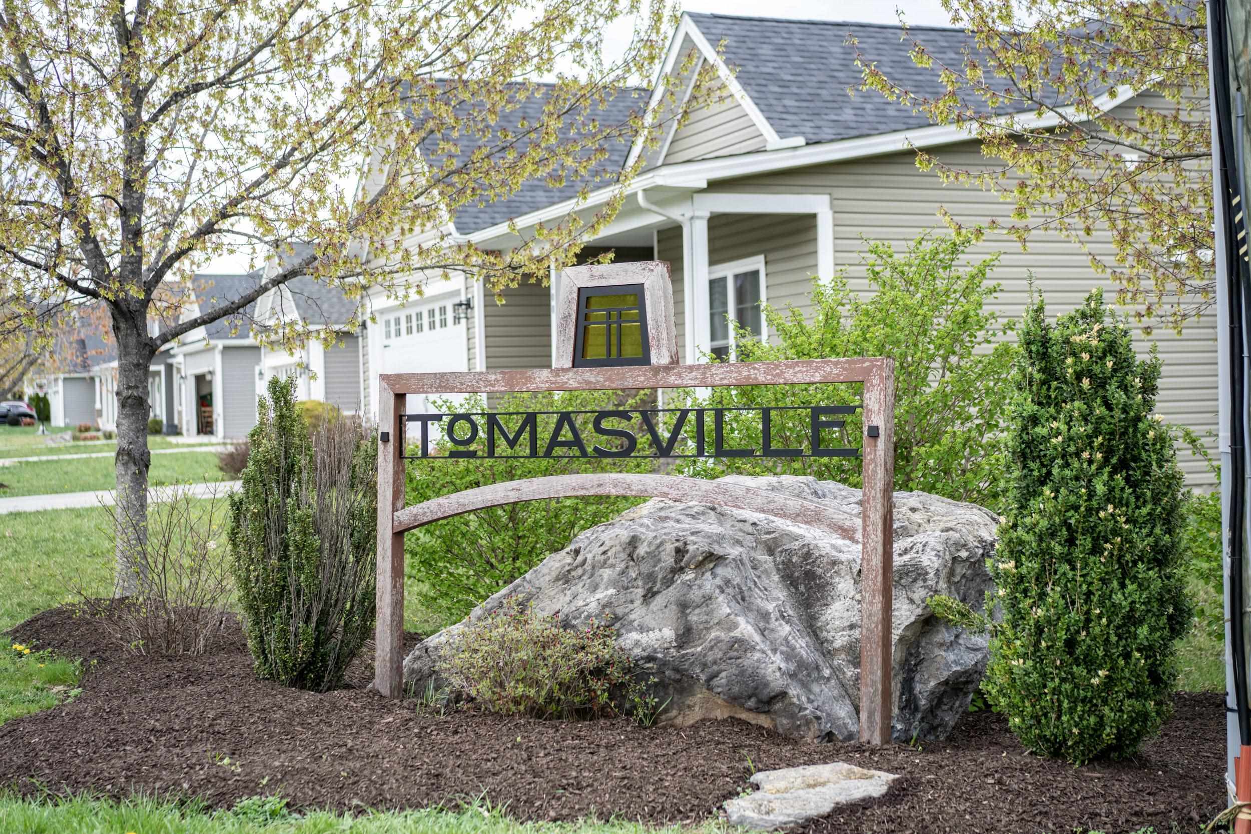 141 TOMASVILLE DR