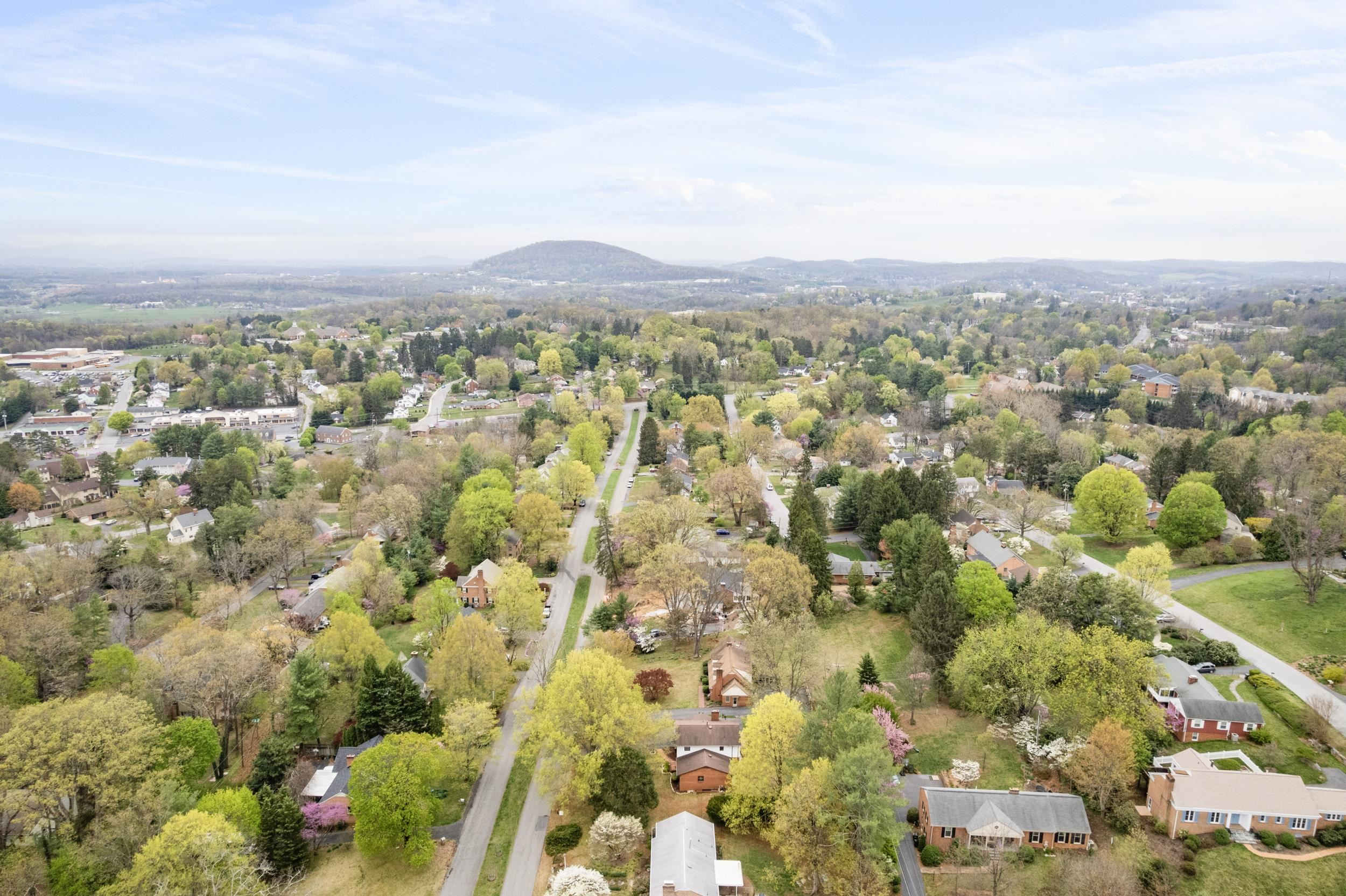 50 WOODLAND DR