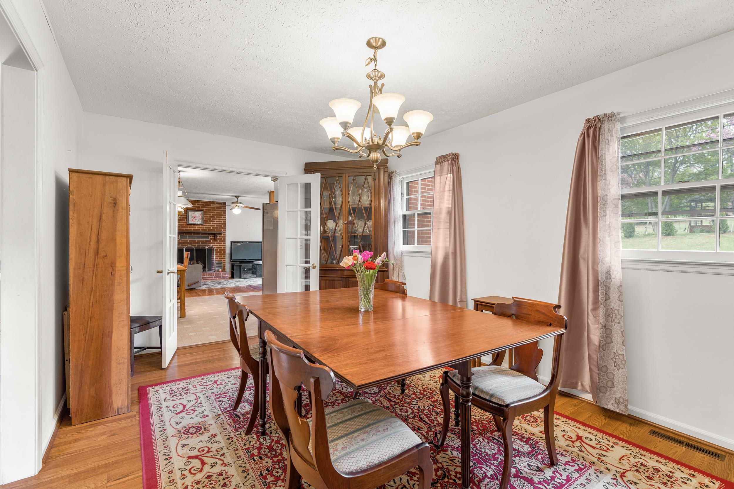 50 WOODLAND DR