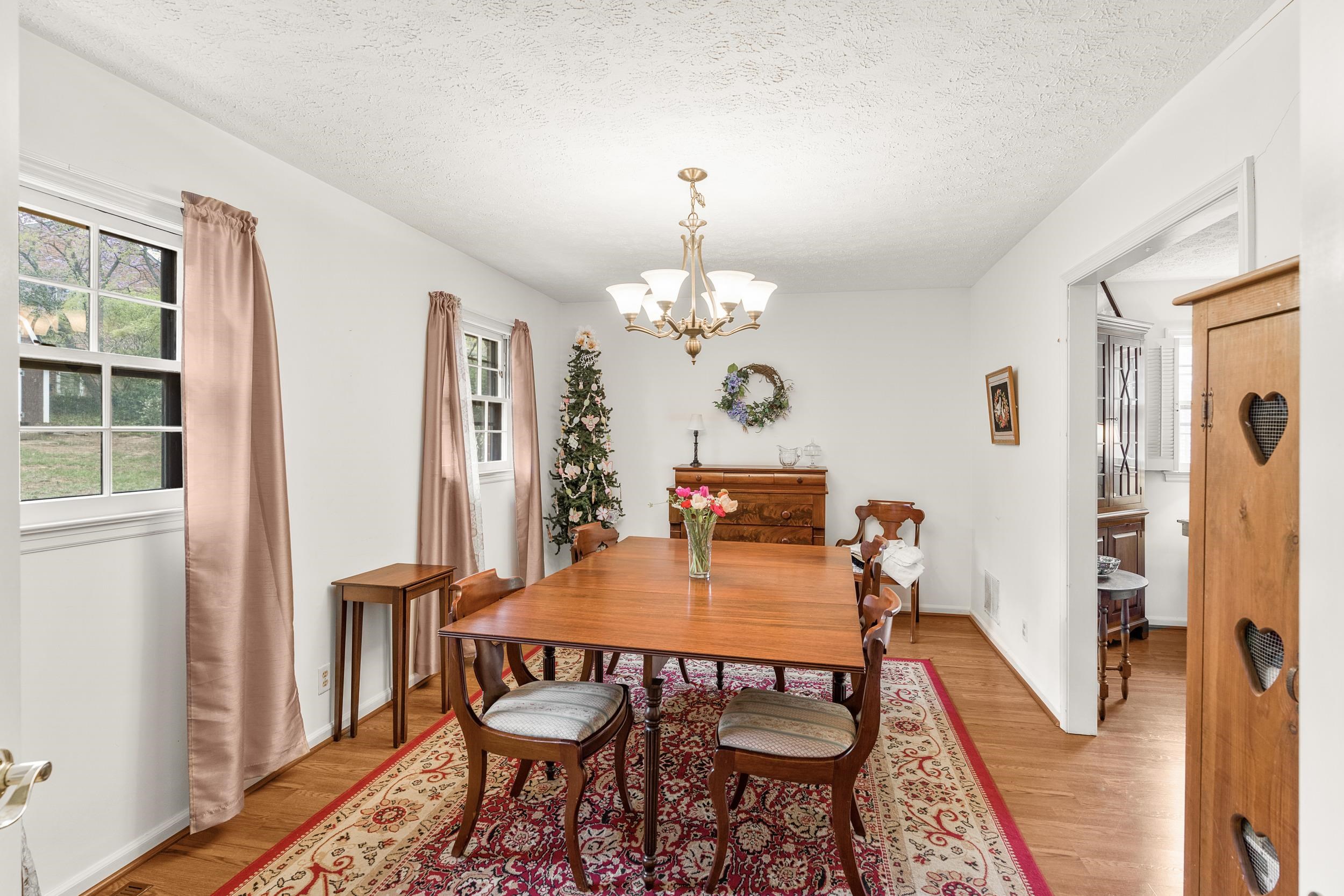 50 WOODLAND DR