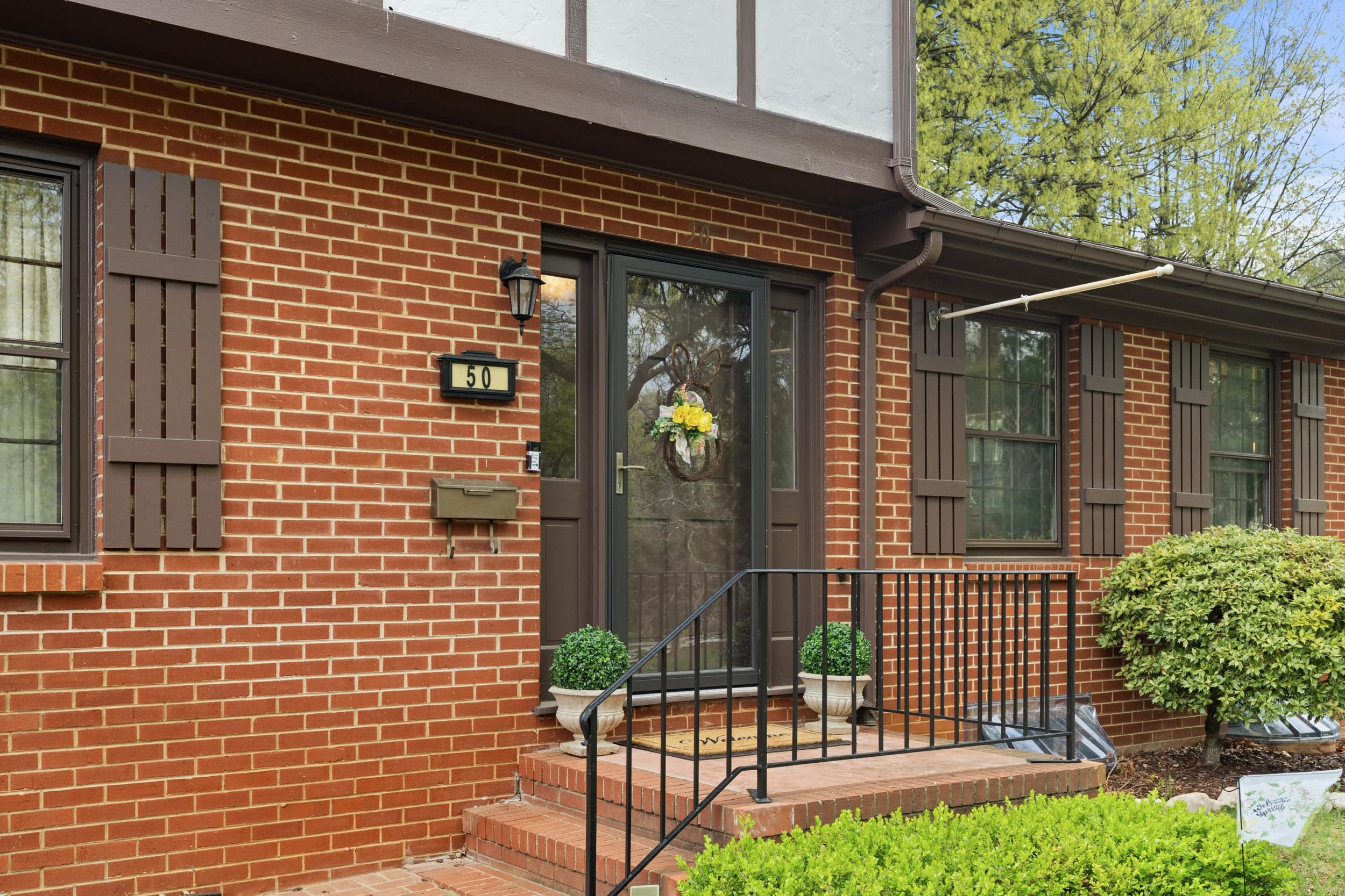 50 WOODLAND DR