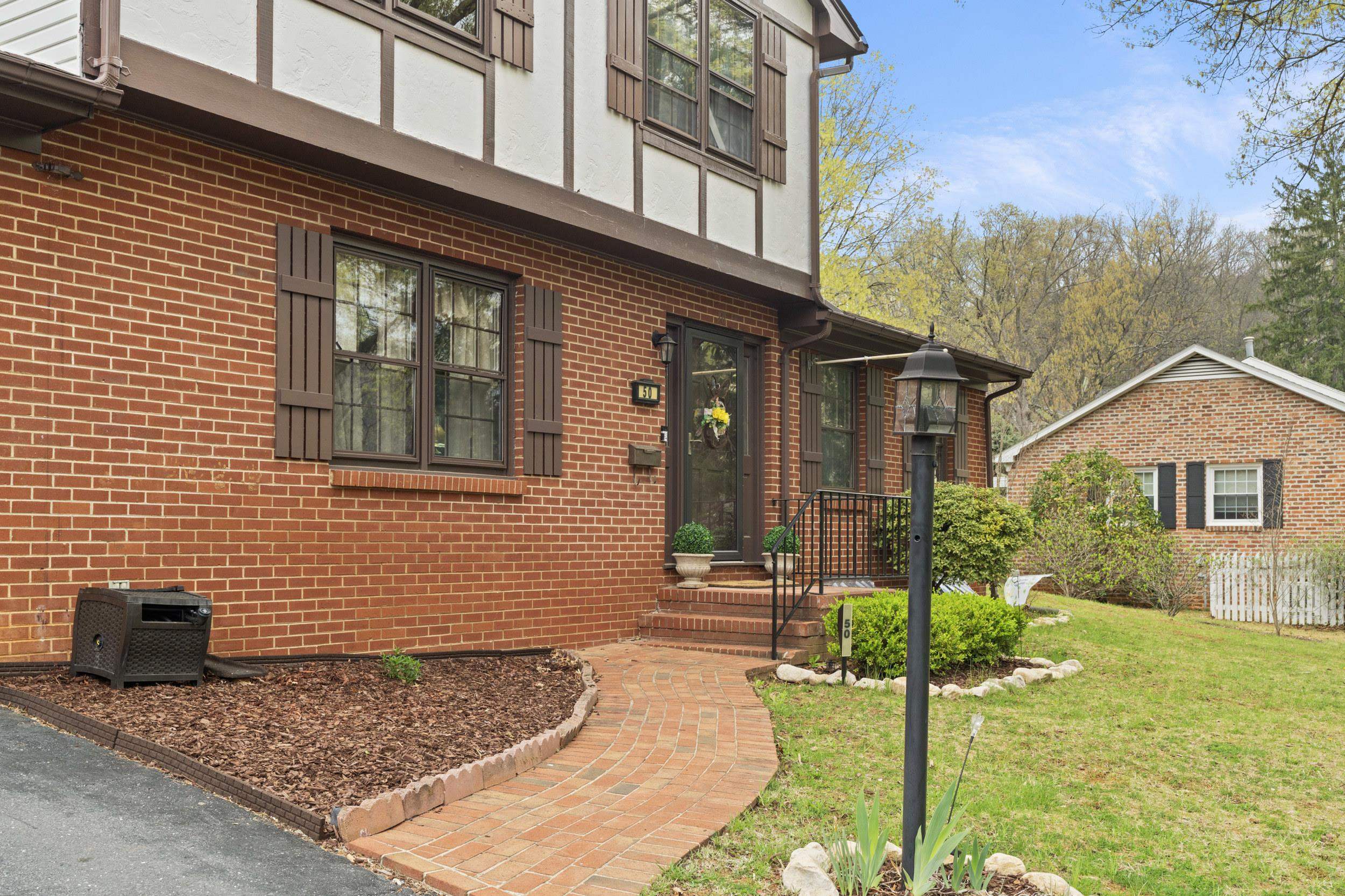 50 WOODLAND DR