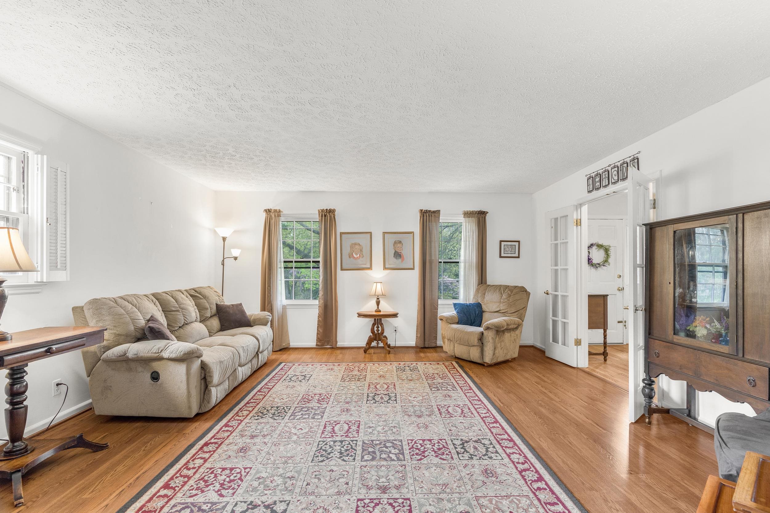 50 WOODLAND DR