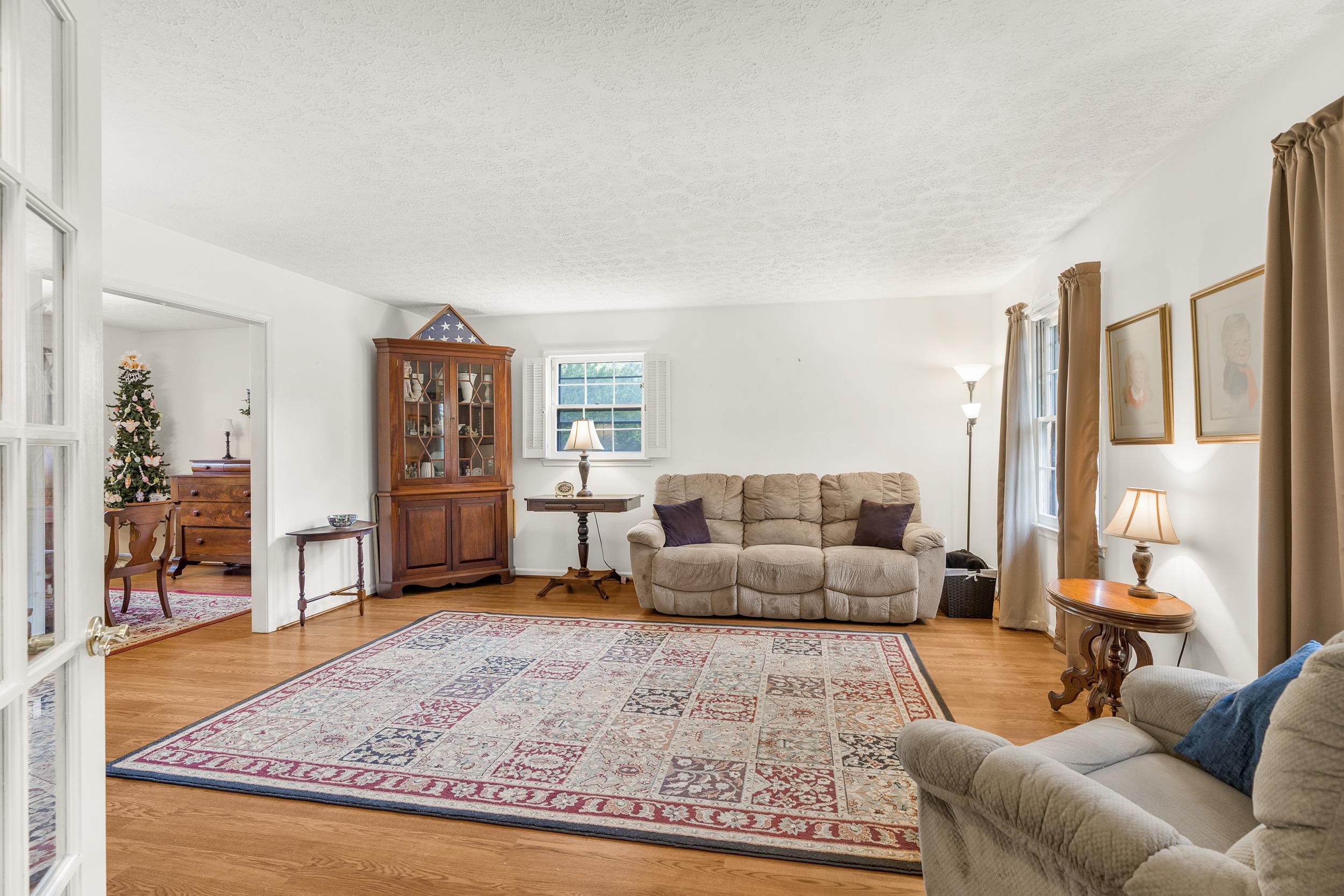 50 WOODLAND DR