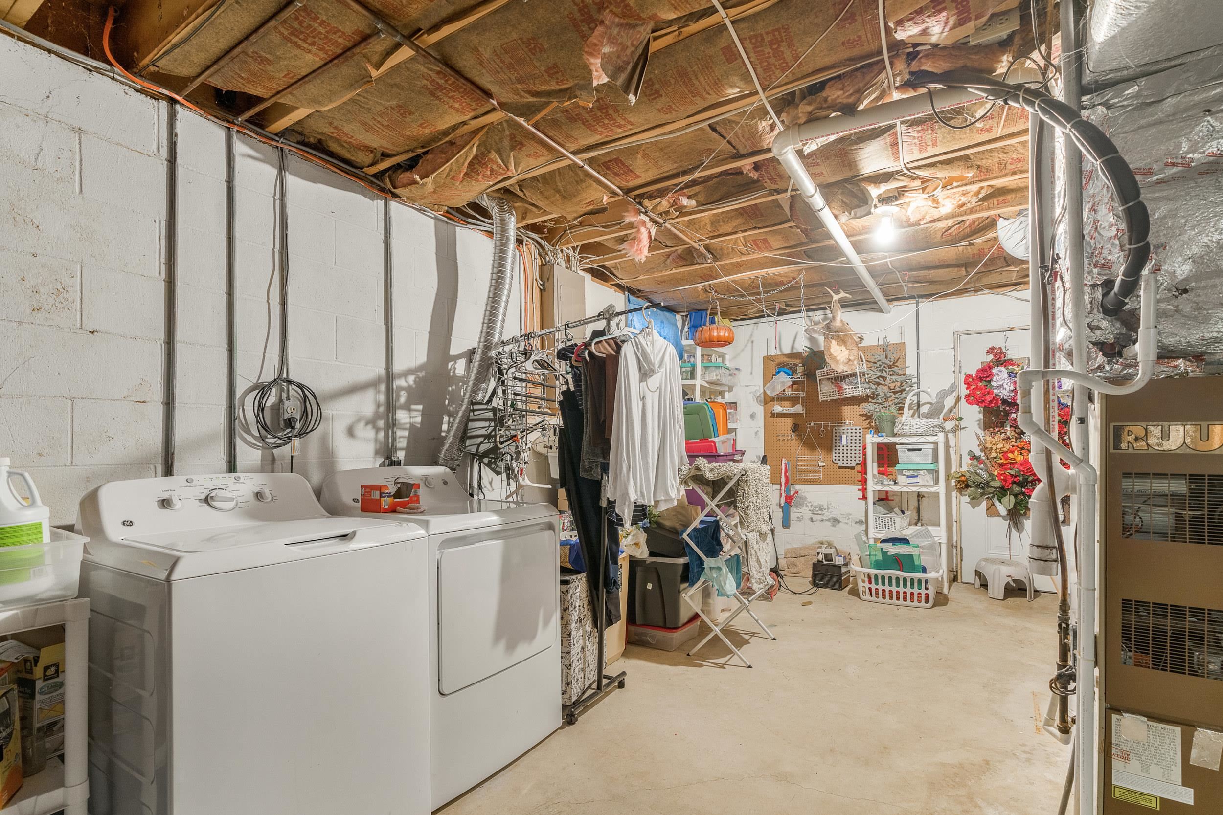50 WOODLAND DR