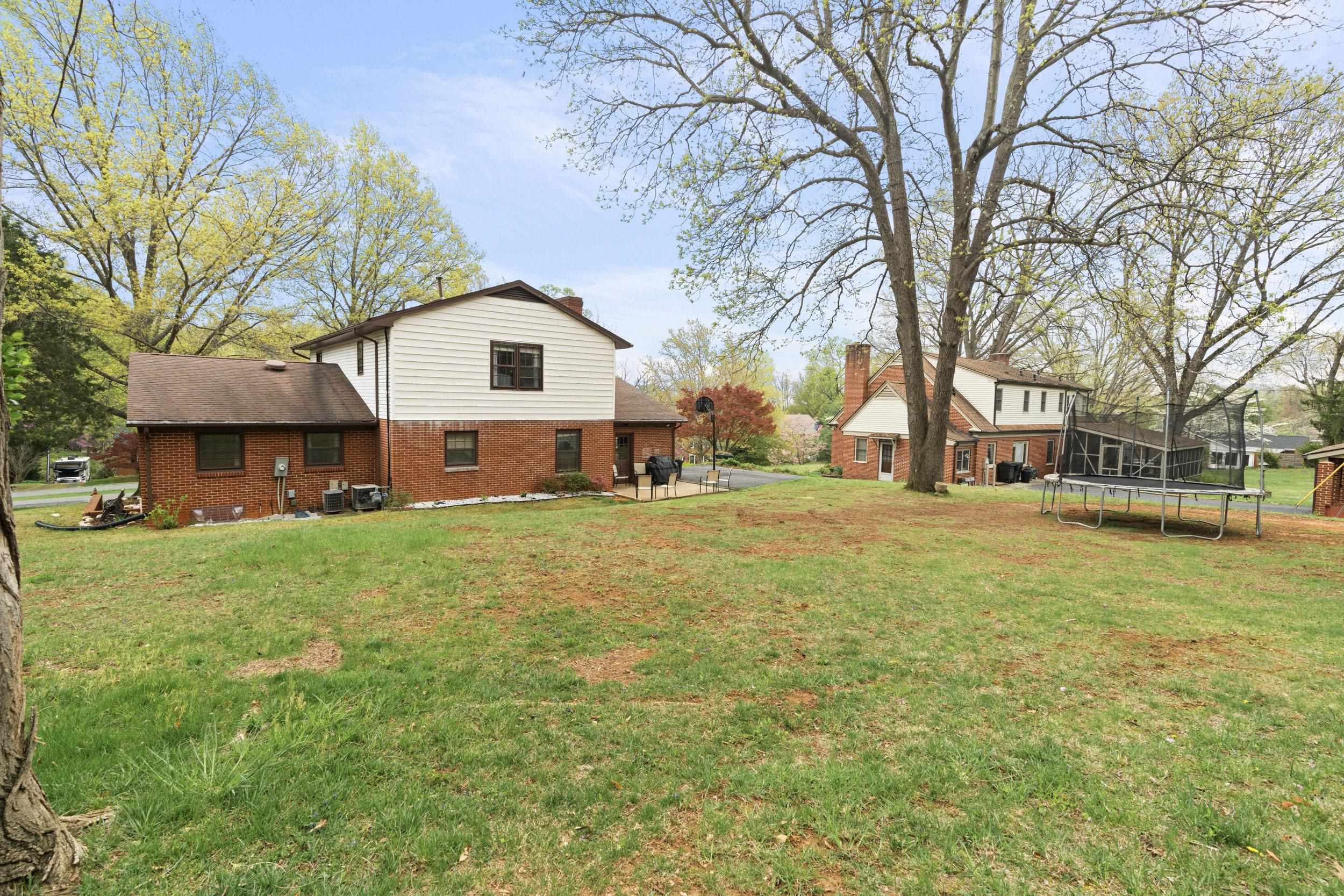 50 WOODLAND DR