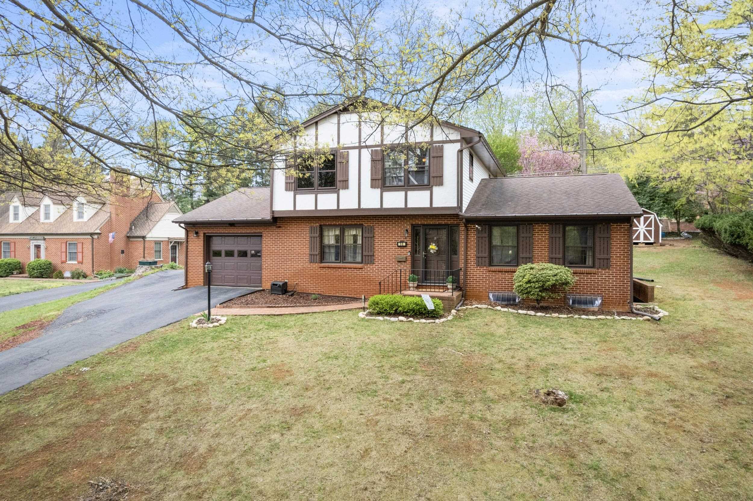 50 WOODLAND DR