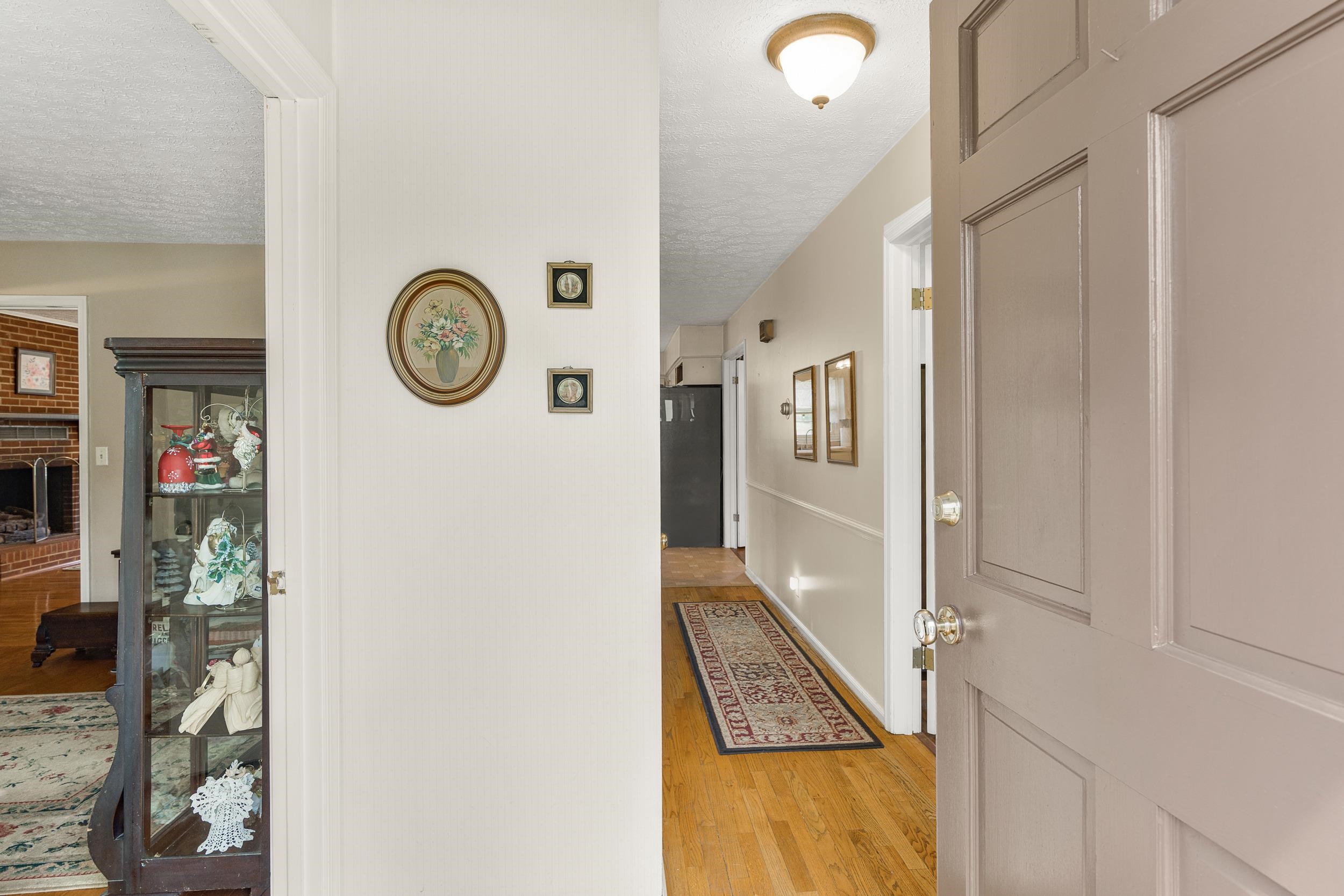 50 WOODLAND DR