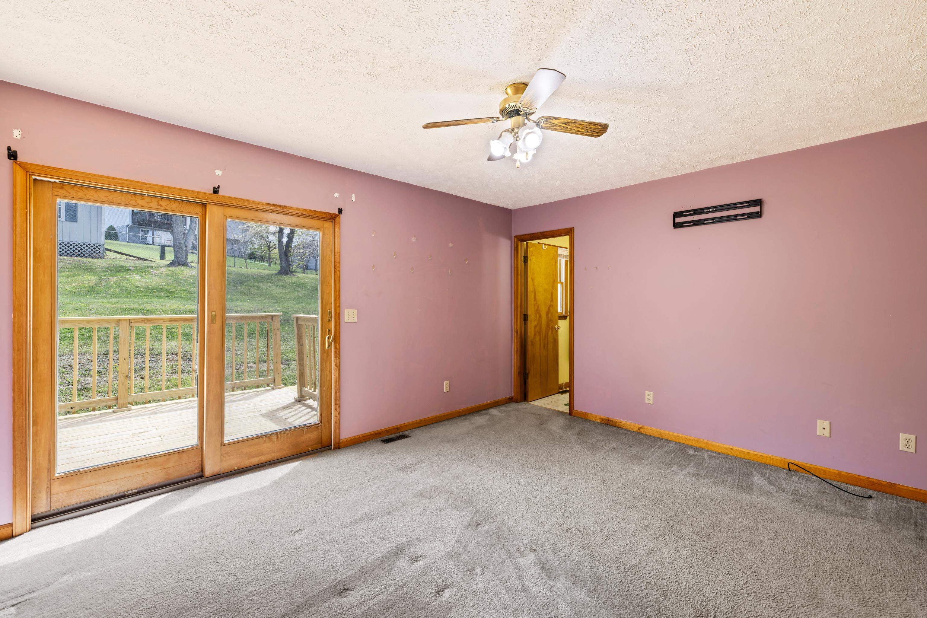 2 SINGING PINES LN